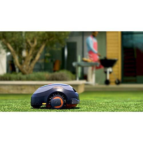 Black+Decker BCRMW121 robotic lawnmower (compact cordless lawn mower for lawns up to 500 m², 18 cm cutting width, 15 - 60 mm cutting height, up to 30 tilts, control via Bluetooth app, theft