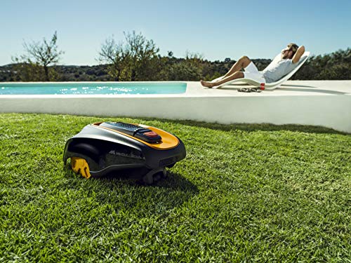 McCulloch ROB R1000 Robotic Lawnmower: Robotic Lawnmower Ideal for Lawns Up to 1000 sq m, Charging Time Just 50 Minutes, 5 Cutting Heights (Article Number: 00096-70.598.25)