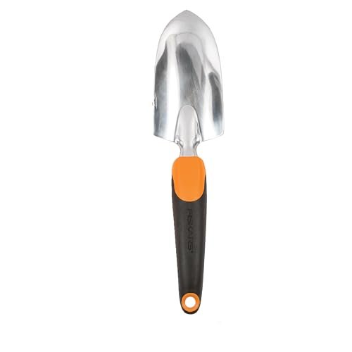 Featured image for The 5 Best Gardening Shovels to Dig, Plant & More!